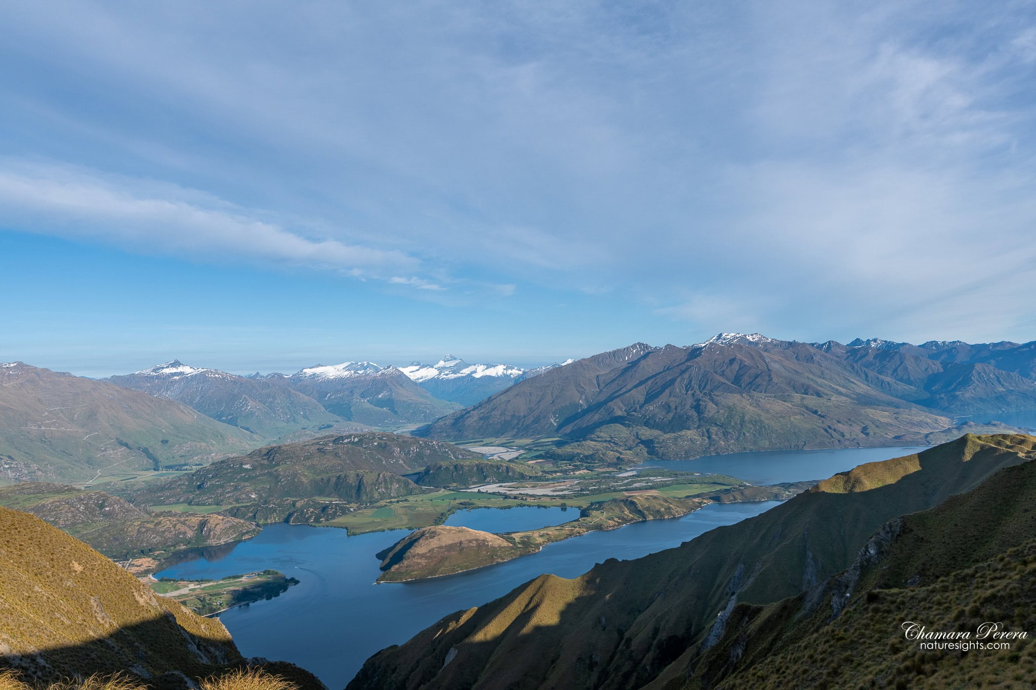Full panorama of Lake Wanaka from Roy's Peak in daylight New Zealand